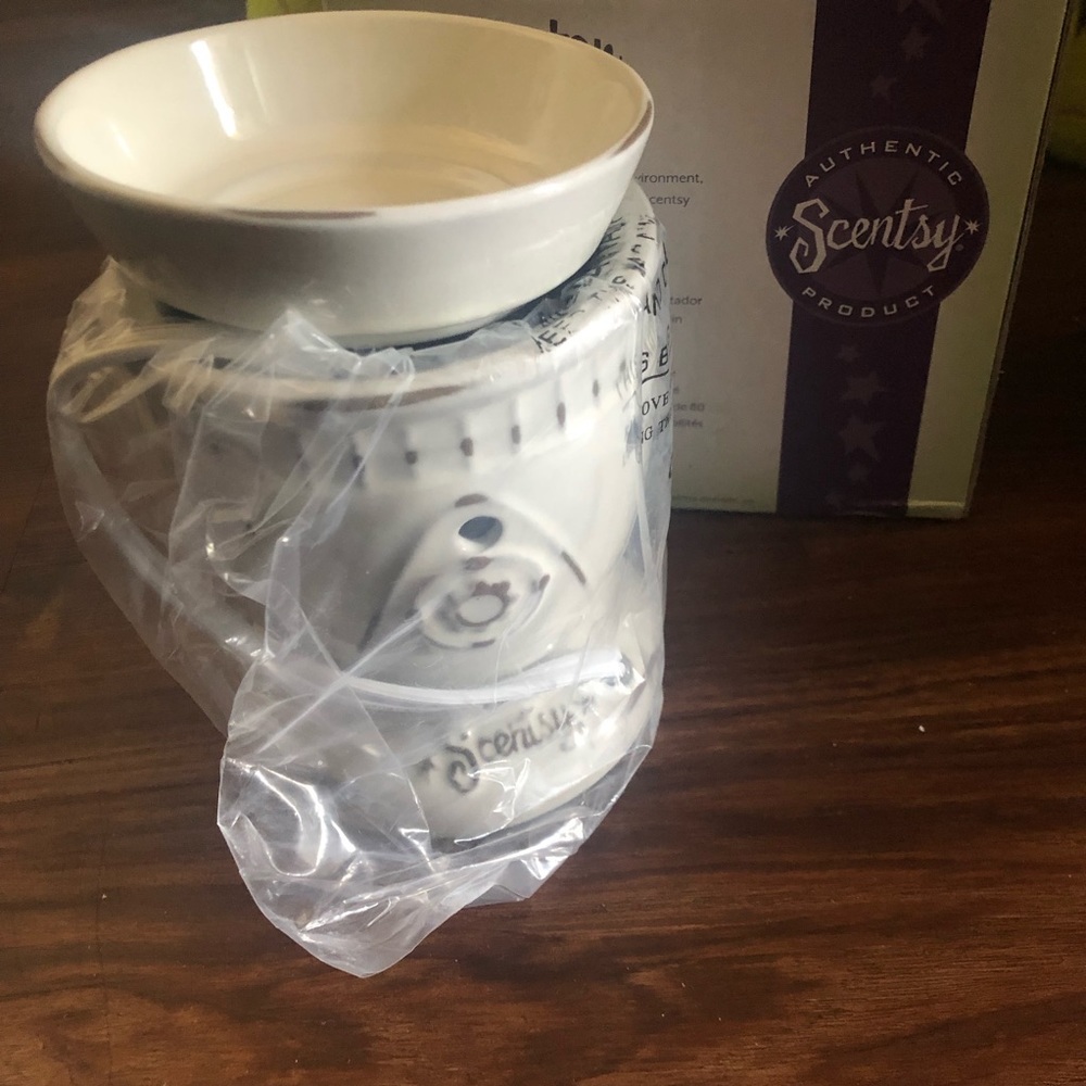NEW Scentsy Hampton Full Size Warmer - Picture 2 of 7